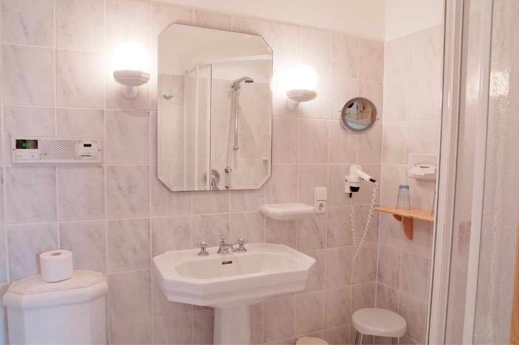 Privathotel Bruegges Loui Willingen  Ruang foto